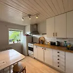 Apartment Cosy With Free Parking